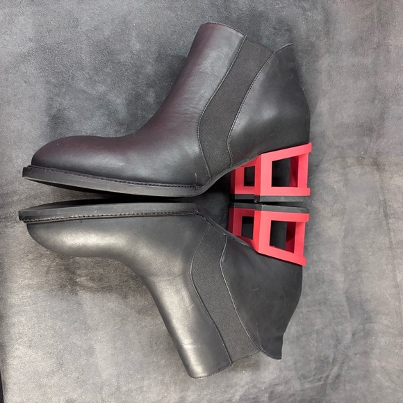 JEFFREY CAMPBELL Sz 7.5 Boots with Red Hollow Heel Alond Toe Ankle Booties NEW - Picture 3 of 9